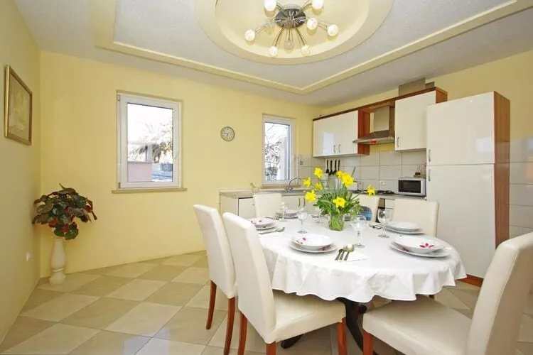 Apartments Villa Rose - Two-Bedroom Apartment with Sea View Terrace-Esszimmer