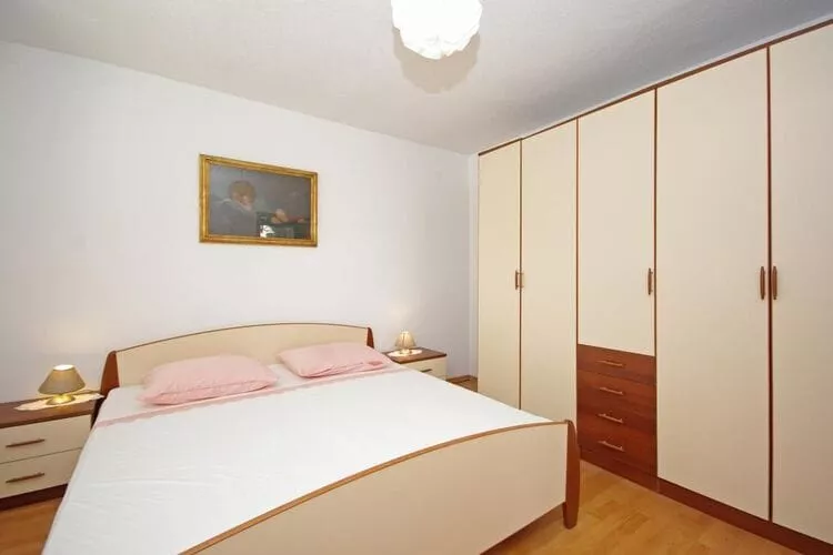 Apartments Villa Rose - Two-Bedroom Apartment with Sea View Terrace-Schlafzimmer