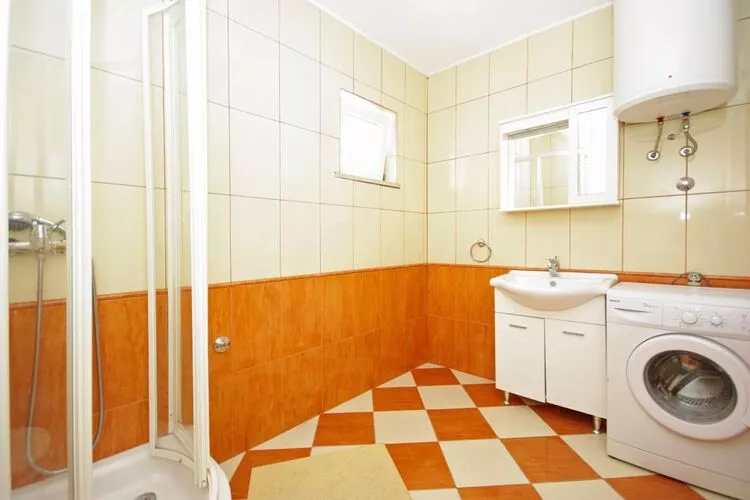 Apartments Villa Rose - Two-Bedroom Apartment with Sea View Terrace-Badezimmer