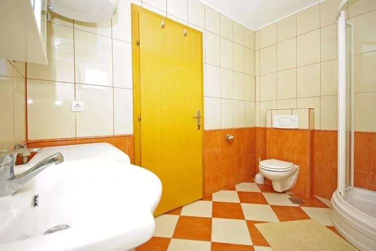 Apartments Villa Rose - Two-Bedroom Apartment with Sea View Terrace-Badezimmer