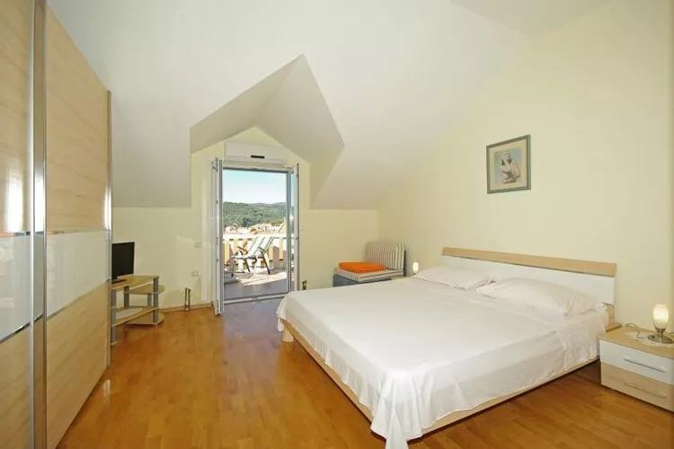Apartments Villa Rose - Standard Studio with Sea View  and shared Terrace (A2 bijeli)-Bedroom
