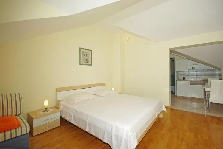 Apartments Villa Rose - Standard Studio with Sea View  and shared Terrace (A2 bijeli)-Bedroom