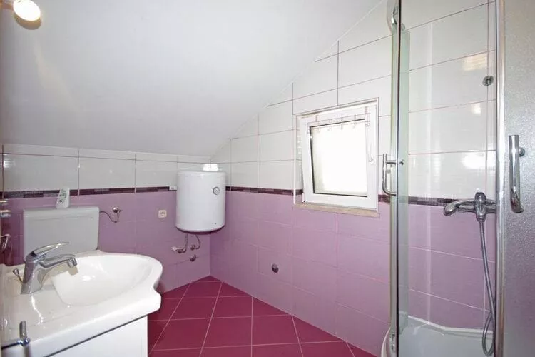 Apartments Villa Rose - Economy Studio with Sea View and shared  Terrace (A3 crveni)-Bathroom