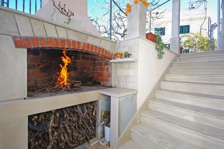 Apartments Villa Rose - Economy Studio with Sea View and shared  Terrace (A3 crveni)