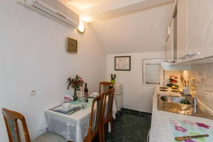 Apartments Roda - One Bedroom Apartment with Terrace (Mira) - (ST)-Cuisine