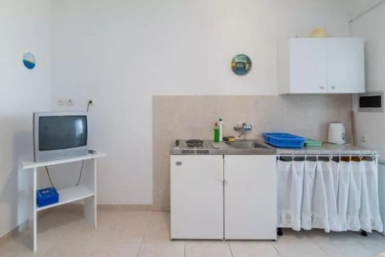 Apartments Boguvila - Two-Bedroom Basic Apartment with Terrace (A1) - (ST)-Kitchen