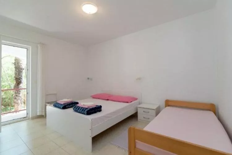 Apartments Boguvila - Two-Bedroom Basic Apartment with Terrace (A1) - (ST)-Bedroom