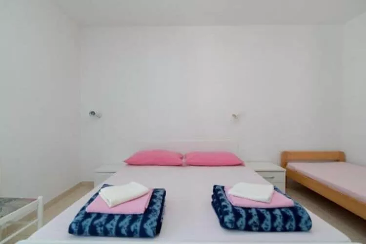Apartments Boguvila - Two-Bedroom Basic Apartment with Terrace (A1) - (ST)-Bedroom