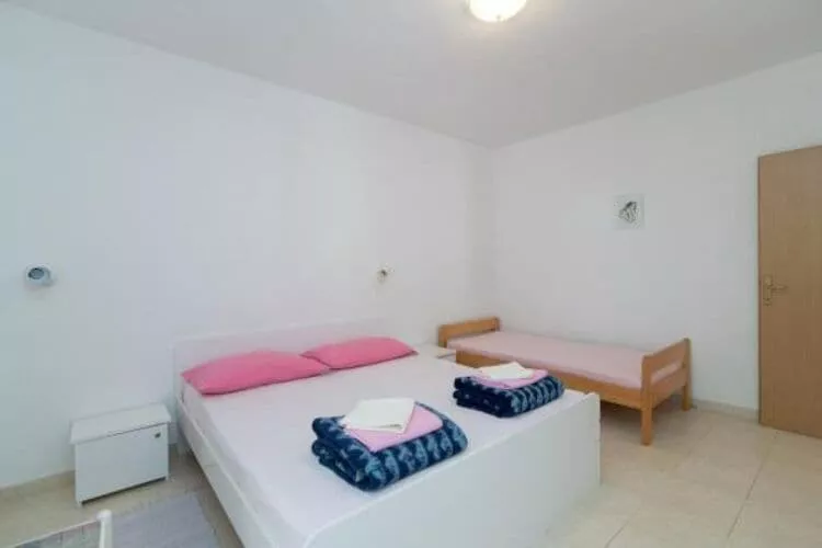 Apartments Boguvila - Two-Bedroom Basic Apartment with Terrace (A1) - (ST)-Bedroom