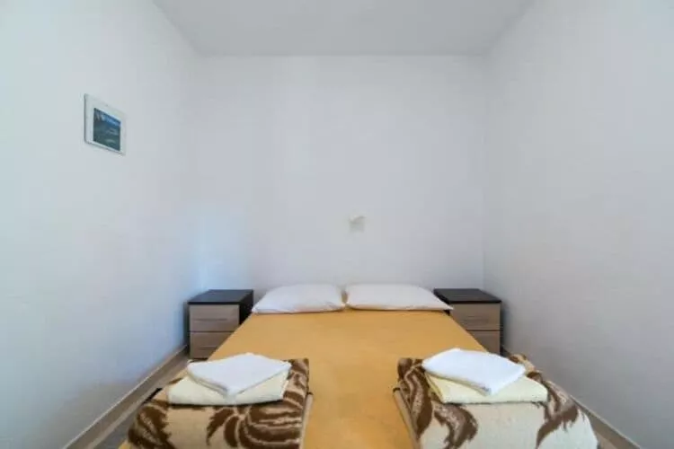Apartments Boguvila - Two-Bedroom Basic Apartment with Terrace (A1) - (ST)-Bedroom