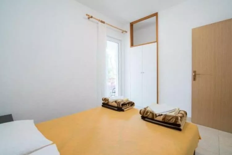 Apartments Boguvila - Two-Bedroom Basic Apartment with Terrace (A1) - (ST)-Bedroom