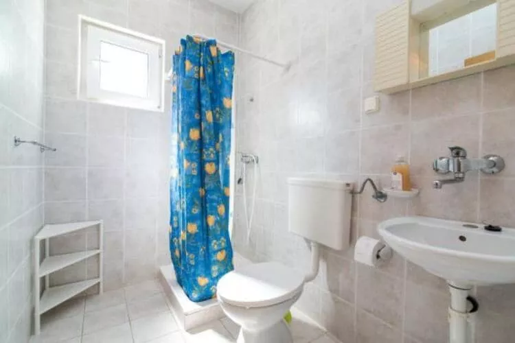 Apartments Boguvila - Two-Bedroom Basic Apartment with Terrace (A1) - (ST)-Bathroom