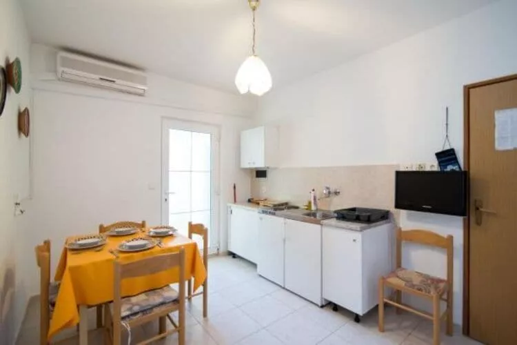 Apartments Boguvila - Two-Bedroom Family Apartment with Terrace (A2) - (ST)-Cuisine