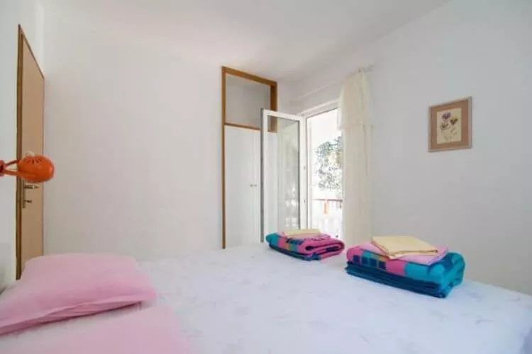Apartments Boguvila - Two-Bedroom Family Apartment with Terrace (A2) - (ST)-Chambre