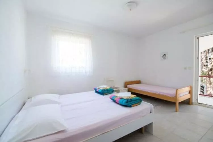 Apartments Boguvila - Two-Bedroom Family Apartment with Terrace (A2) - (ST)-Chambre