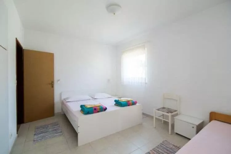 Apartments Boguvila - Two-Bedroom Family Apartment with Terrace (A2) - (ST)-Chambre