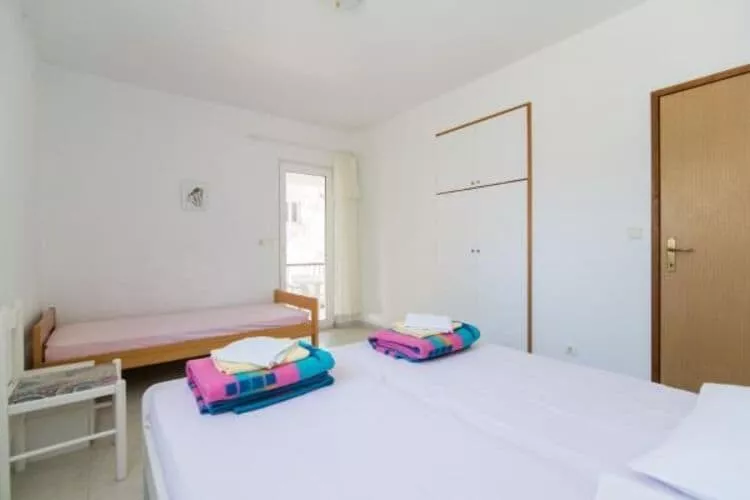 Apartments Boguvila - Two-Bedroom Family Apartment with Terrace (A2) - (ST)-Chambre