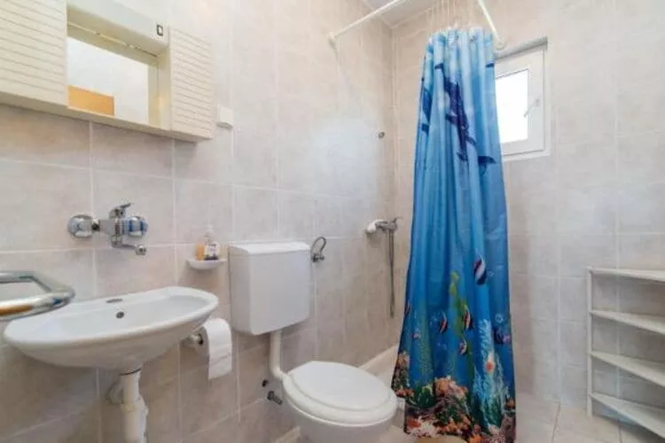 Apartments Boguvila - Two-Bedroom Family Apartment with Terrace (A2) - (ST)-Salle de bain