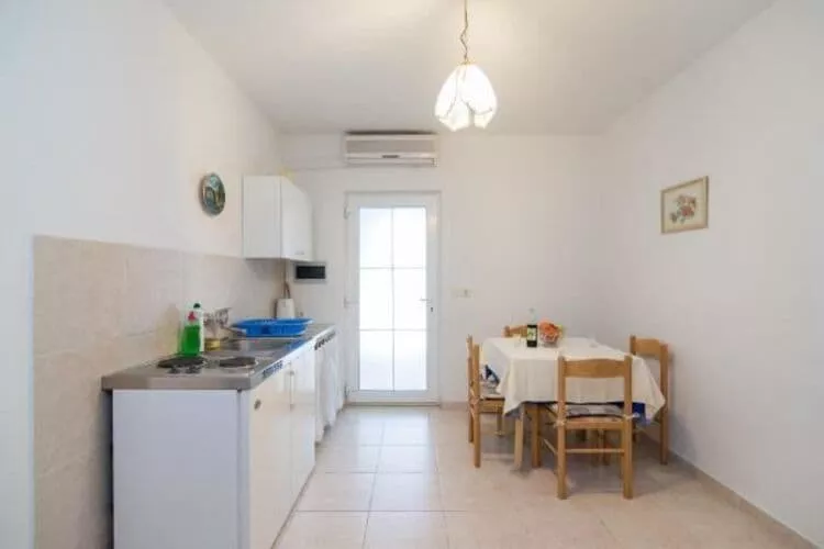 Apartments Boguvila - Two-Bedroom Standard Apartment with Terrace (A6) - (ST)