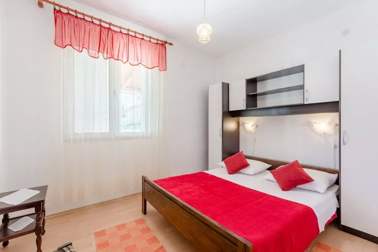 Apartment Mia-Three Bedroom Apartment with Sea View Terrace-Chambre