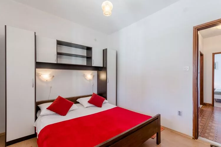 Apartment Mia-Three Bedroom Apartment with Sea View Terrace-Chambre