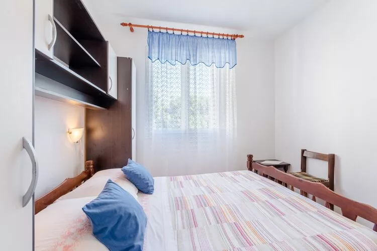 Apartment Mia-Three Bedroom Apartment with Sea View Terrace-Chambre