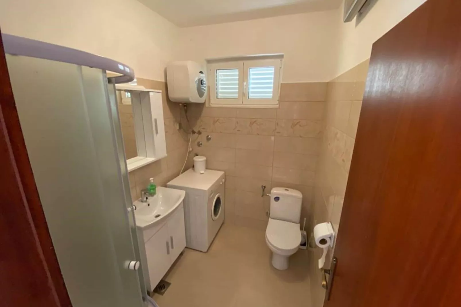 Apartment Mia-Three Bedroom Apartment with Sea View Terrace-Salle de bain