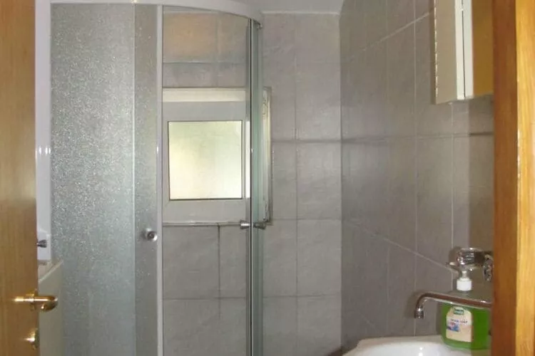 Apartments Pinija - Standard Two Bedroom Apartment with Balcony (A6) - (ST)-Salle de bain
