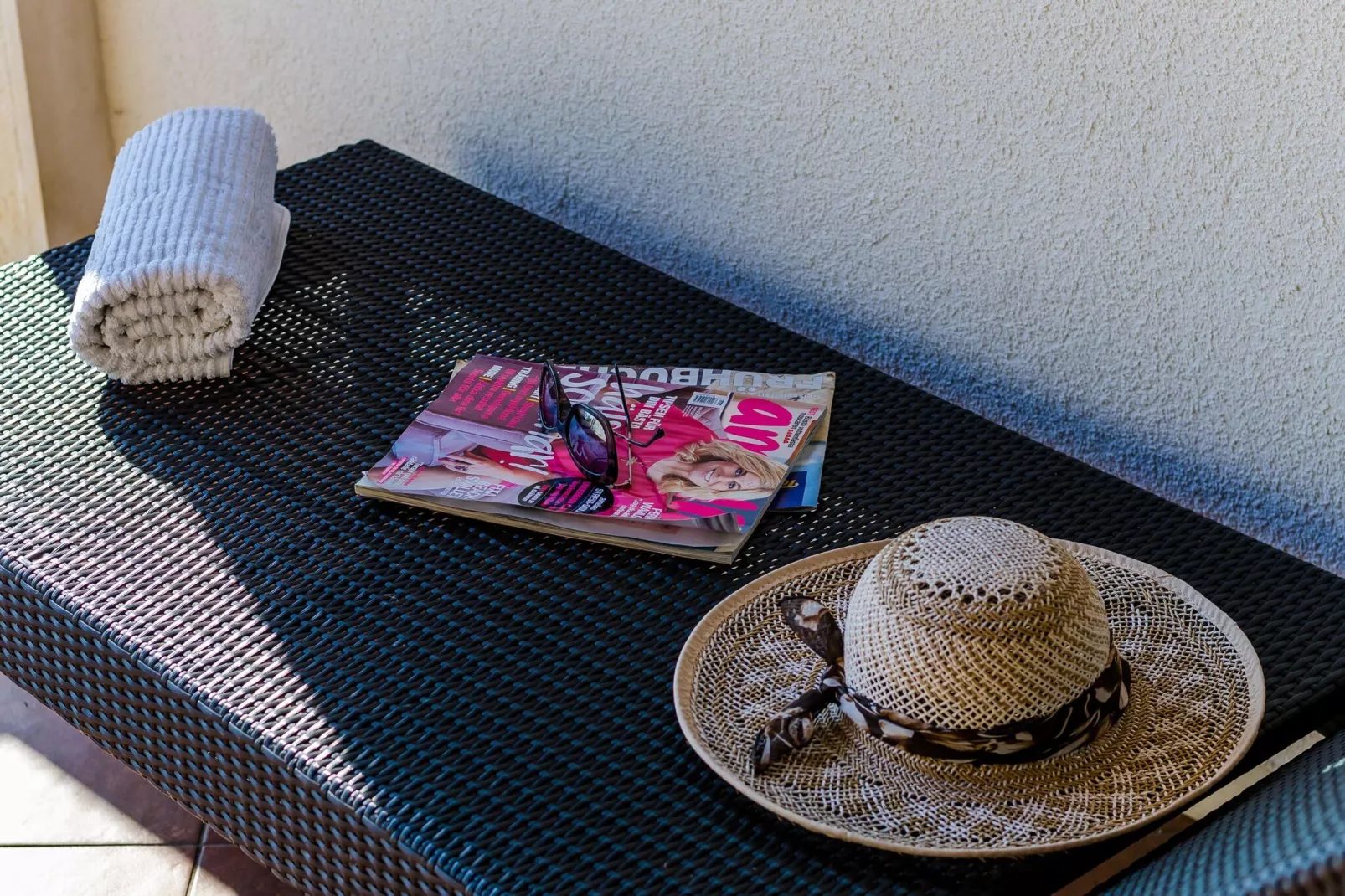 Indy's Beach Apartments -Two Bedroom Apartment with Balcony and Sea View-Terrace balcony