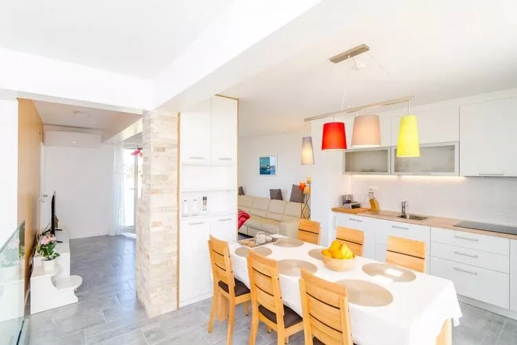 Apartment Lula - Superior Two-Bedroom Apartment with Balcony and Sea View-Salon