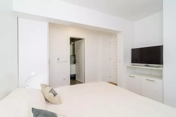 Apartment Lula - Superior Two-Bedroom Apartment with Balcony and Sea View-Chambre