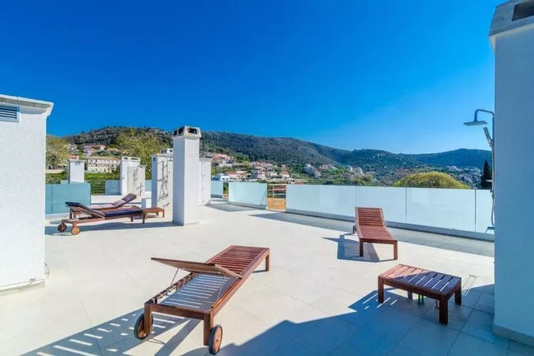 Apartment Lula - Superior Two-Bedroom Apartment with Balcony and Sea View-Extérieur