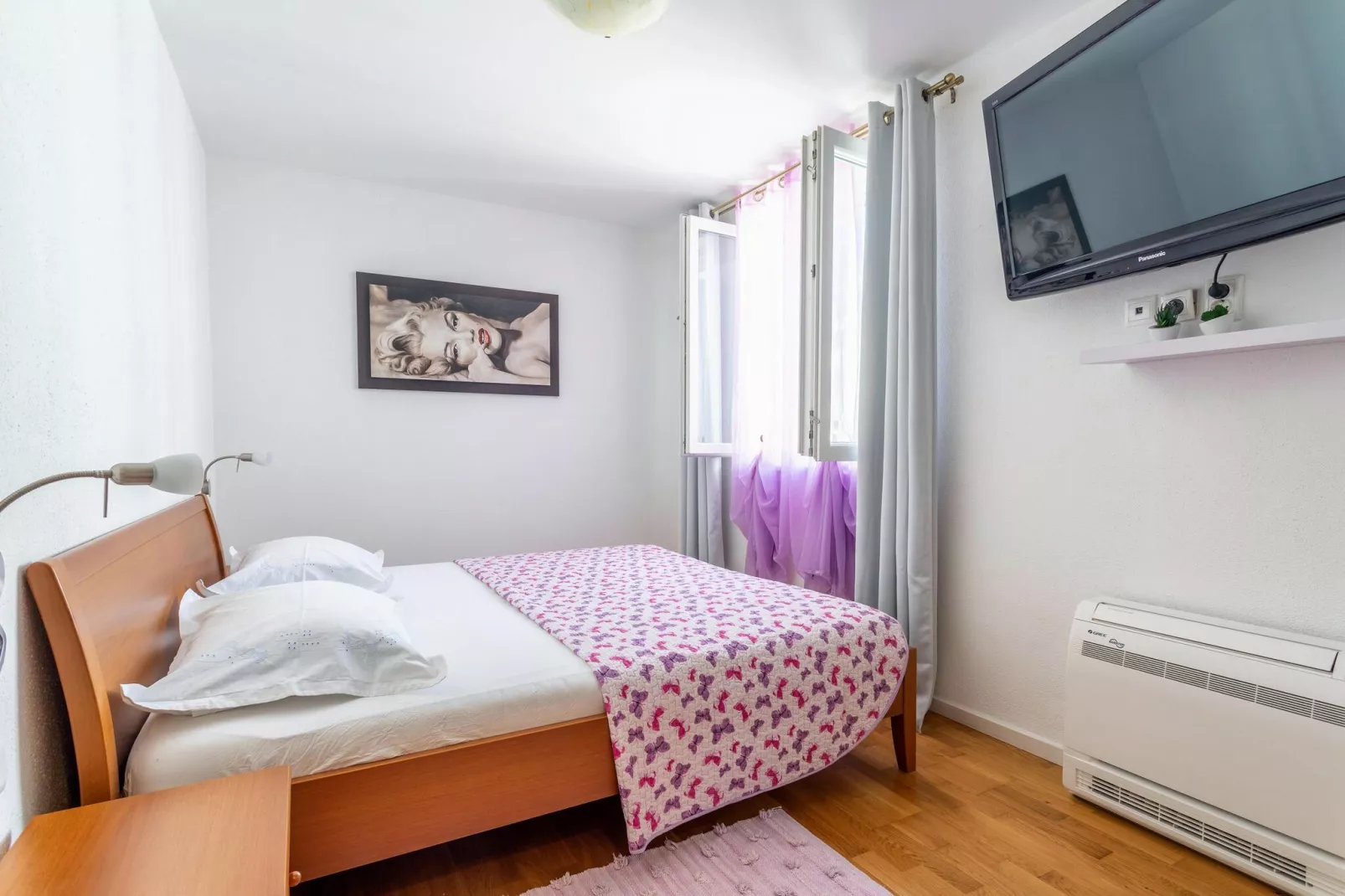 Apartment Zara - Two Bedroom Apartment with Balcony - (ST)-Bedroom