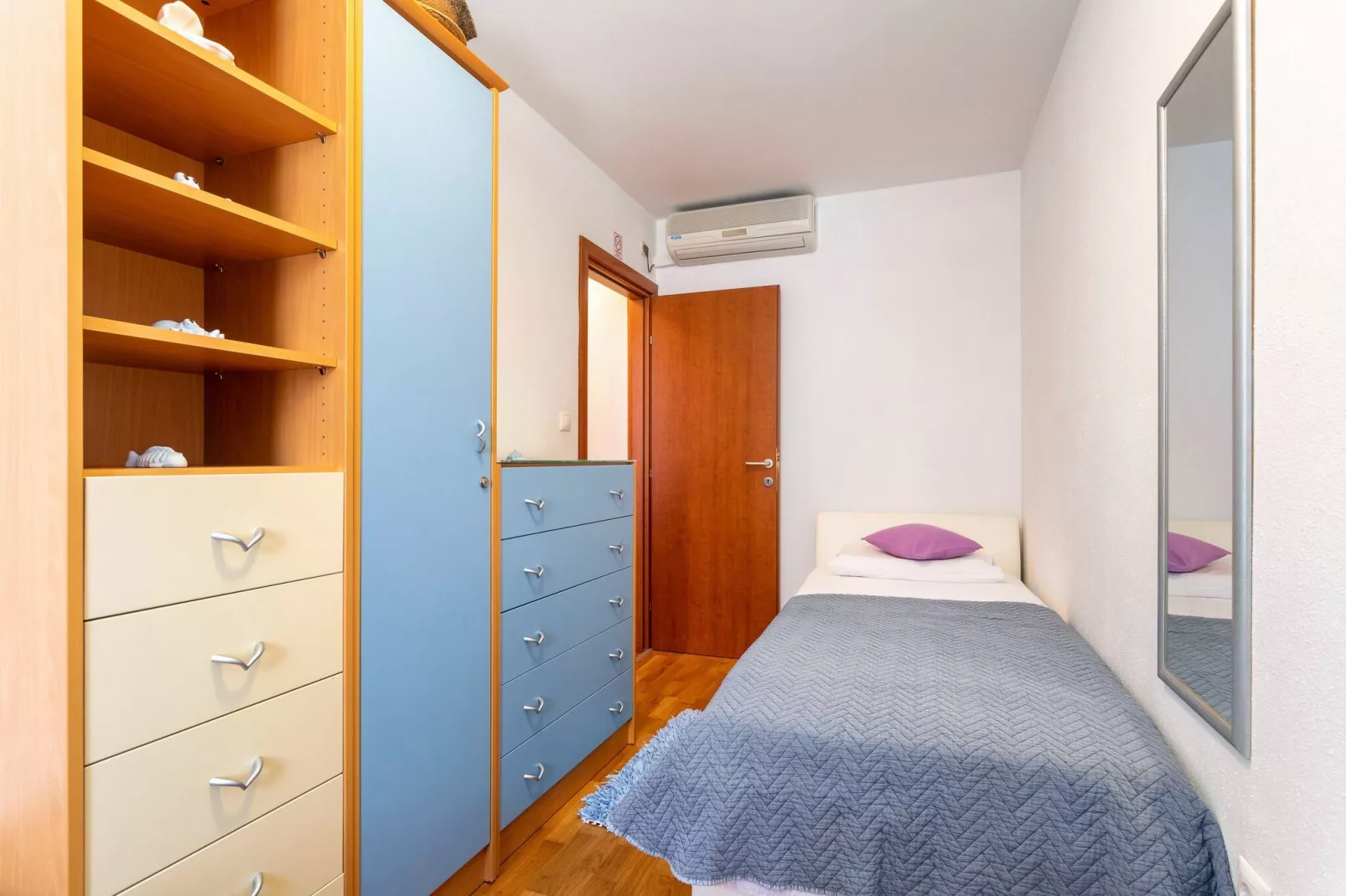 Apartment Zara - Two Bedroom Apartment with Balcony - (ST)-Bedroom