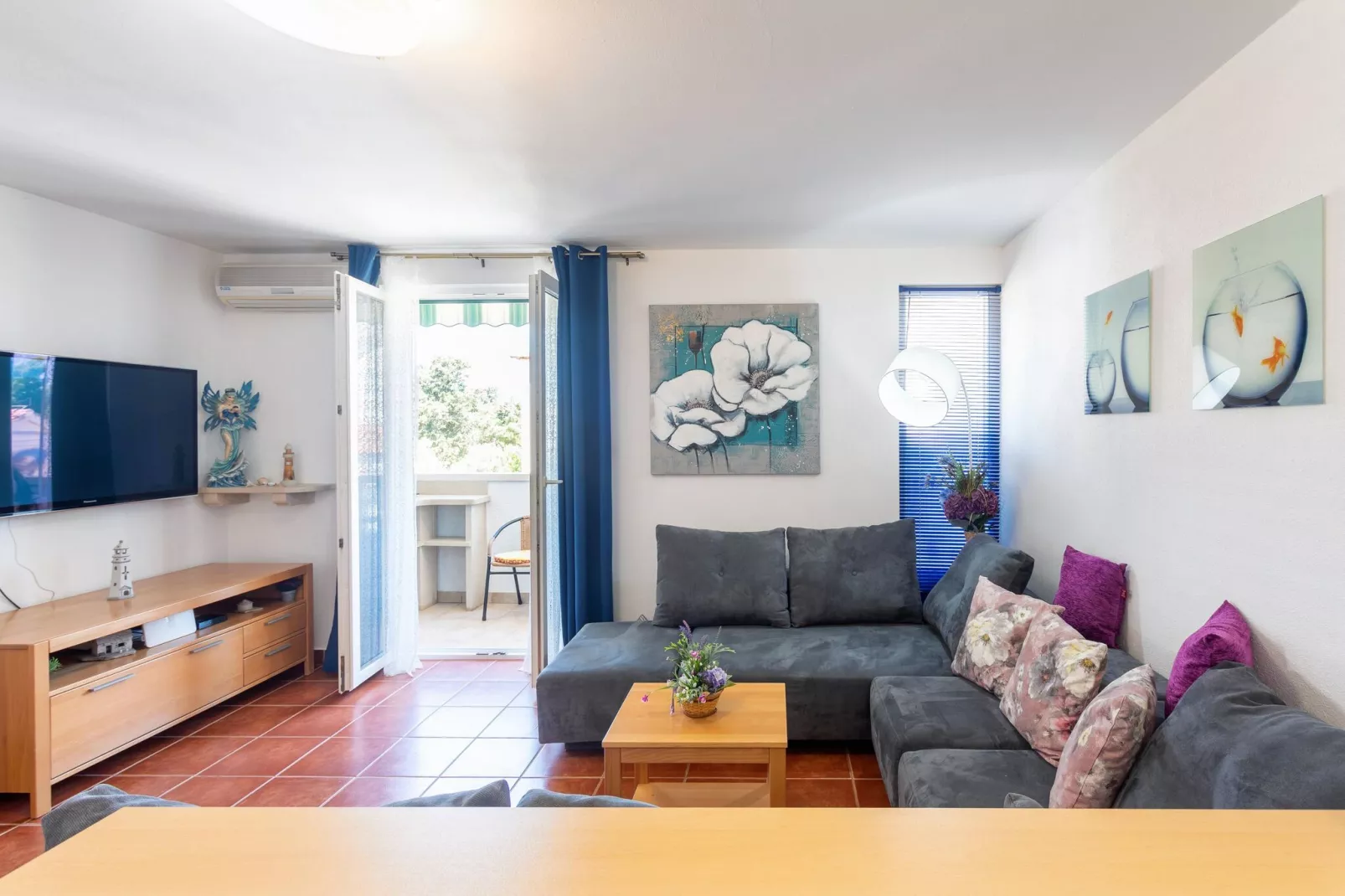 Apartment Zara - Two Bedroom Apartment with Balcony - (ST)-Indoor