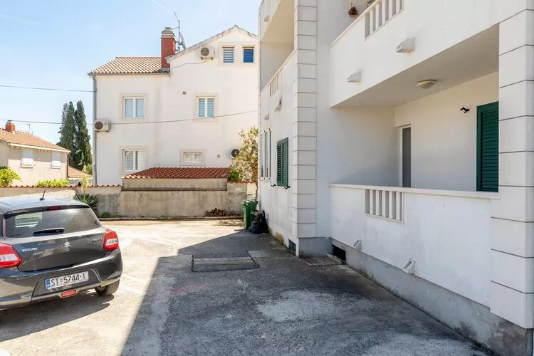Apartment Zara - Two Bedroom Apartment with Balcony - (ST)-Outdoor