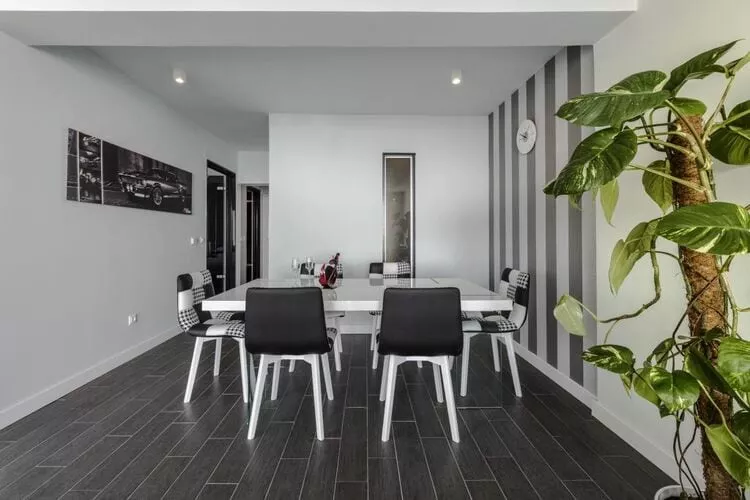 Apartment LaVilla - Two Bedroom Apartment with Balcony and Sea View (Žuti)-Esszimmer