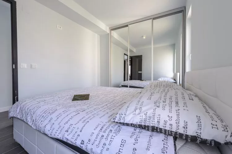 Apartment LaVilla - Two Bedroom Apartment with Balcony and Sea View (Žuti)-Schlafzimmer