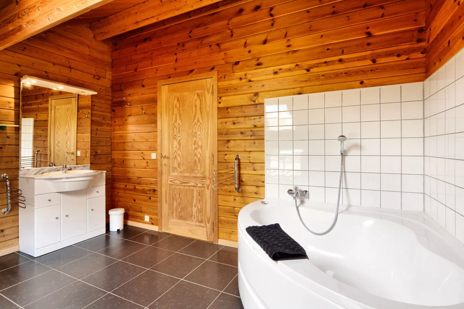 Chalet Reinhilde-Bathroom