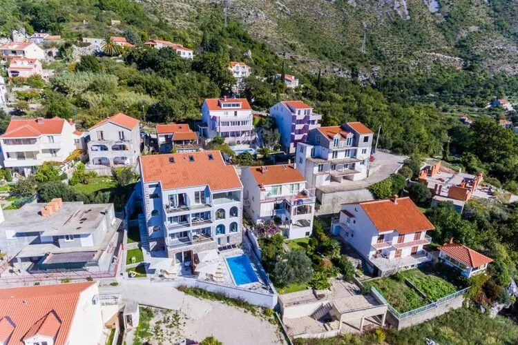 Apartment LaVilla - Two Bedroom Apartment with Balcony and Sea View (Žuti)-Außenbereich