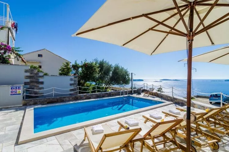Apartment LaVilla - Two Bedroom Apartment with Balcony and Sea View (Žuti)-Schwimmbad