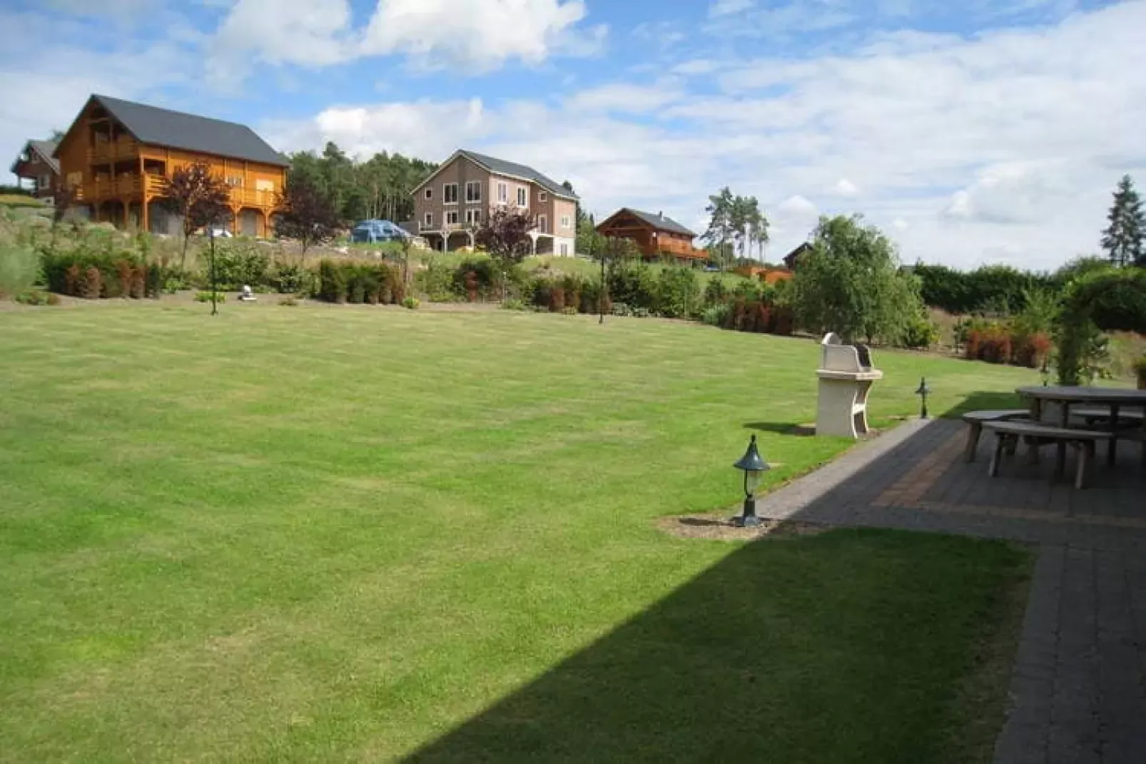 Chalet Reinhilde-Gardens summer