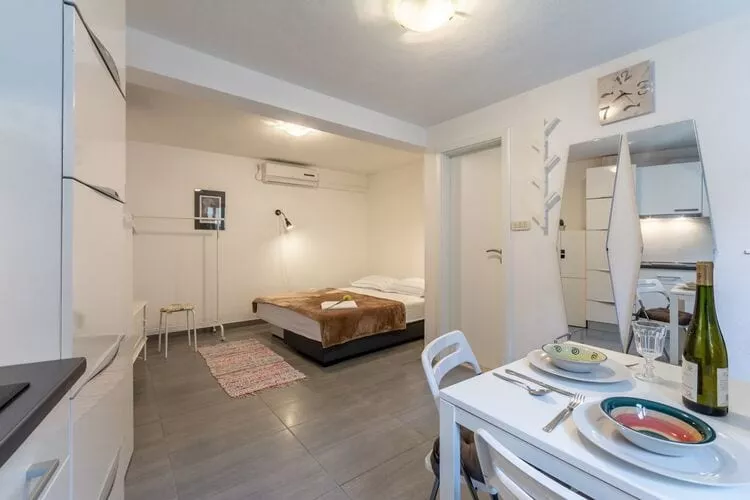 Apartments Sonja  - Studio Apartment (ST)-Indoor