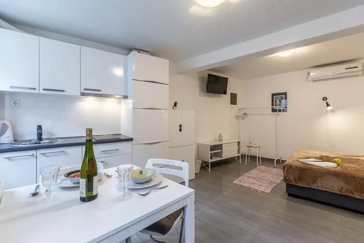 Apartments Sonja  - Studio Apartment (ST)-Indoor