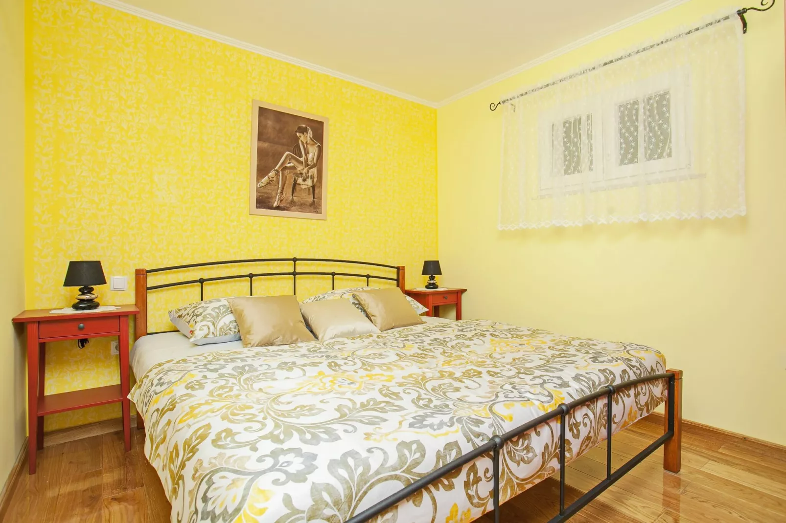 Stone House San Pelegrin-Two Bedroom Holiday Home with Terrace and Sea View-Chambre
