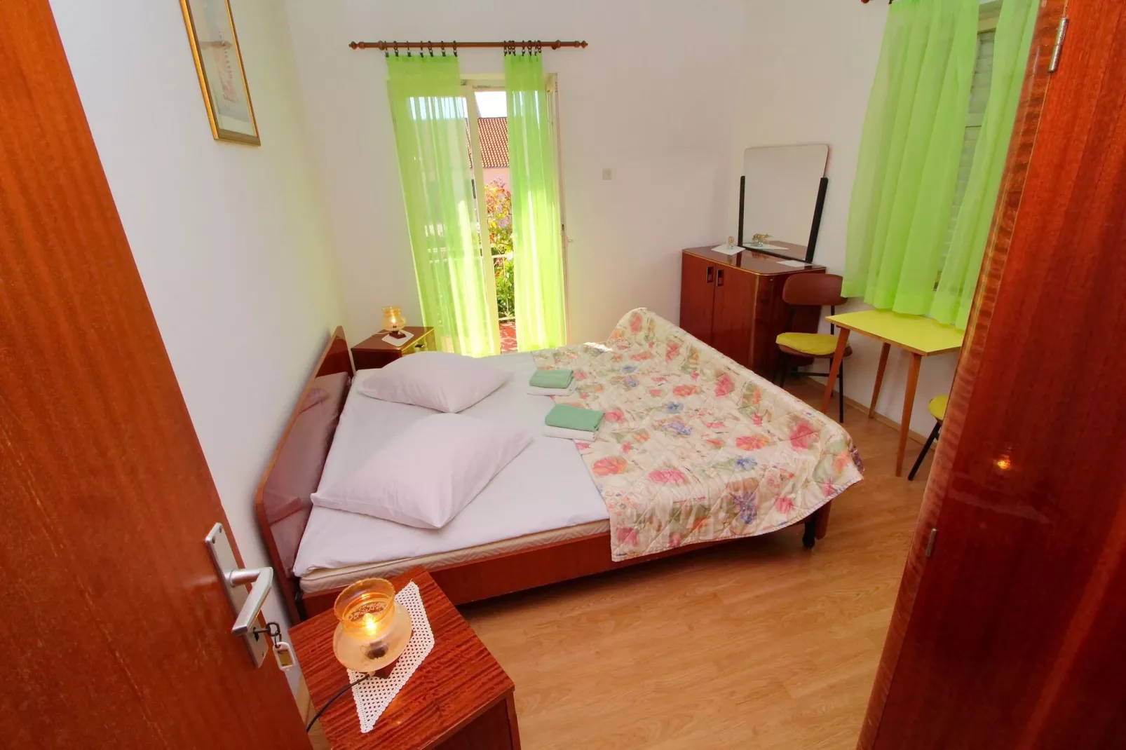 Apartment Domestic - Three Bedroom Apartment with Terrace-Chambre