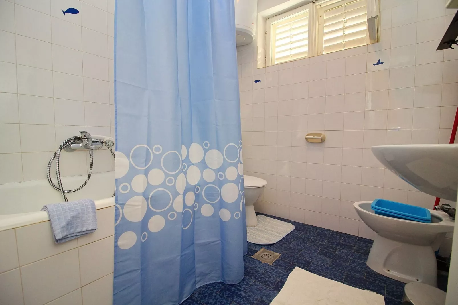 Apartment Domestic - Three Bedroom Apartment with Terrace-Salle de bain