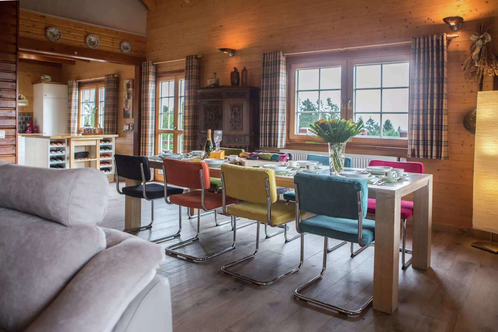 Chalet du Soleil-Dining room