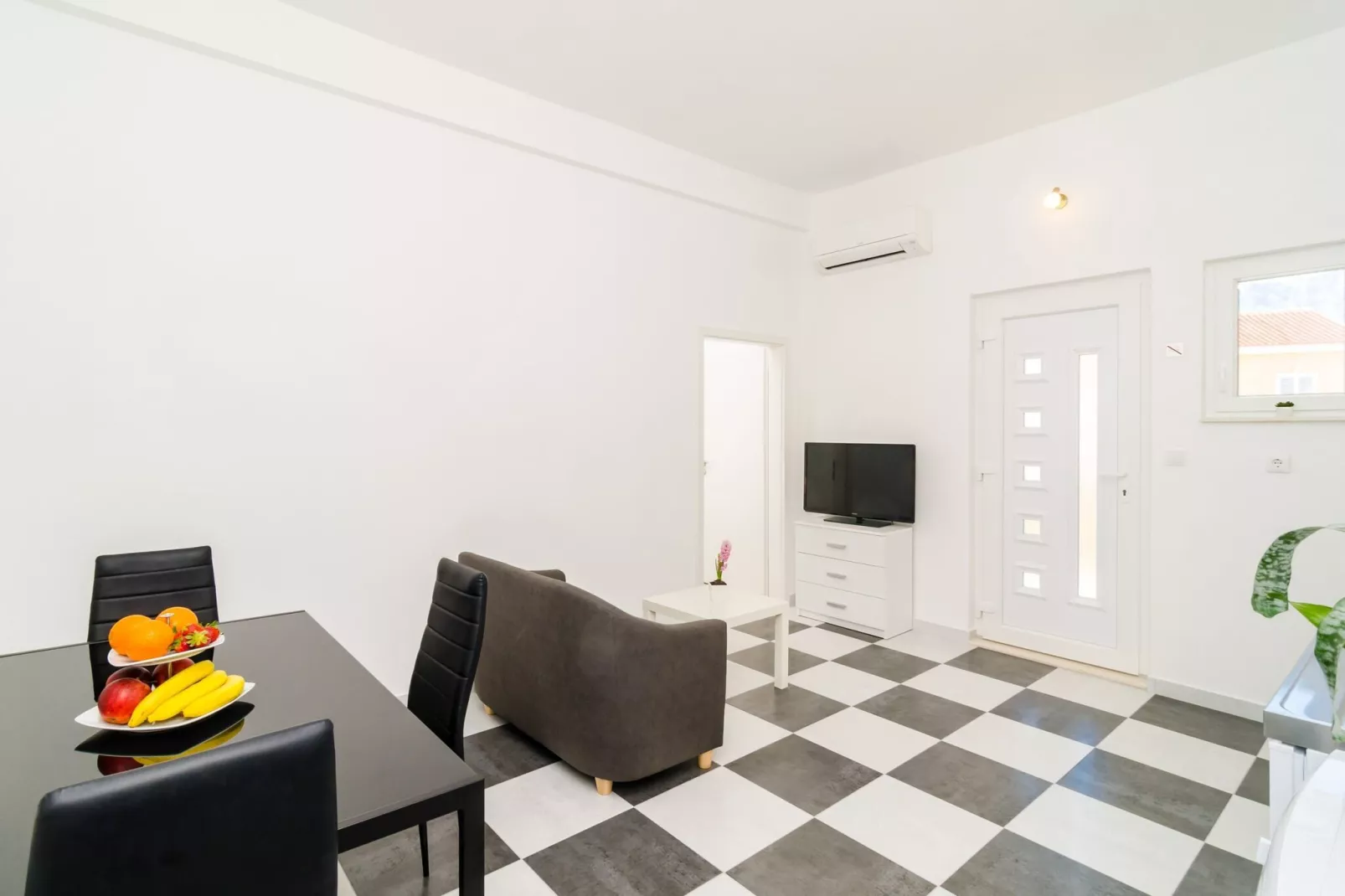 Apartment Amabilis - One Bedroom Apartment with Terrace and City View-Wohnzimmer