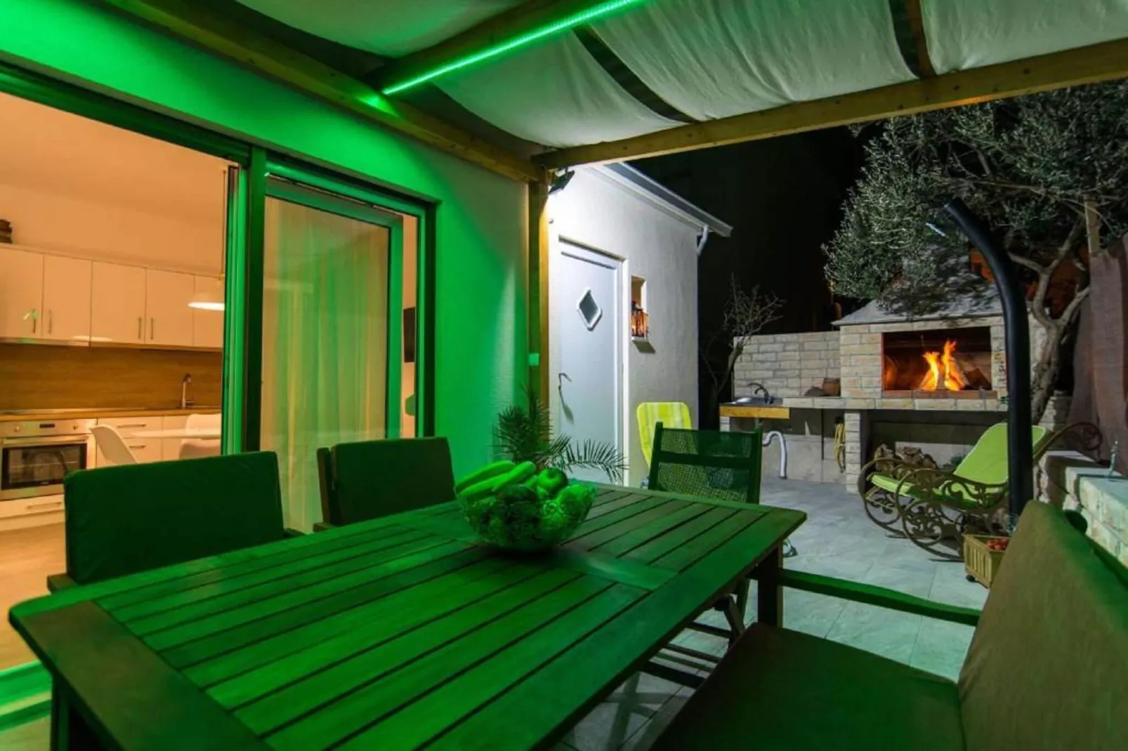 Apartment Boris (ST) - Two Bedroom Apartment with Terrace and Jacuzzi-Indoor